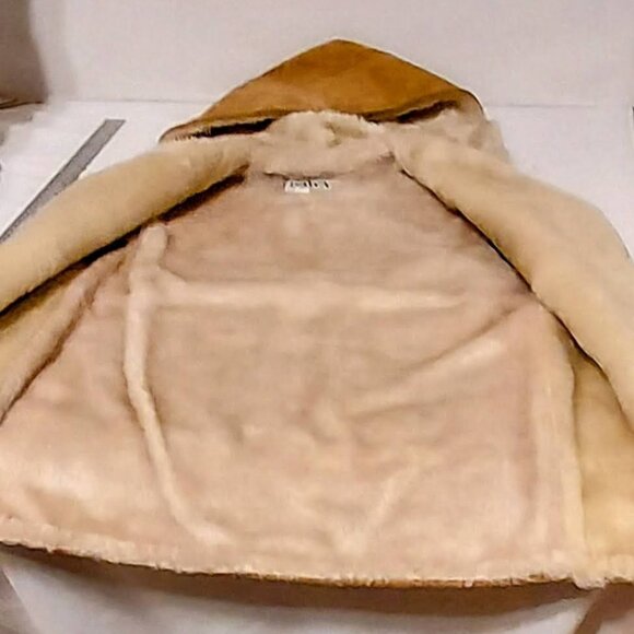 Dawns Fashions Womans  Suede Vest  Fur like lining  Sz 7 1 Flaw Tan Suede - Picture 3 of 9